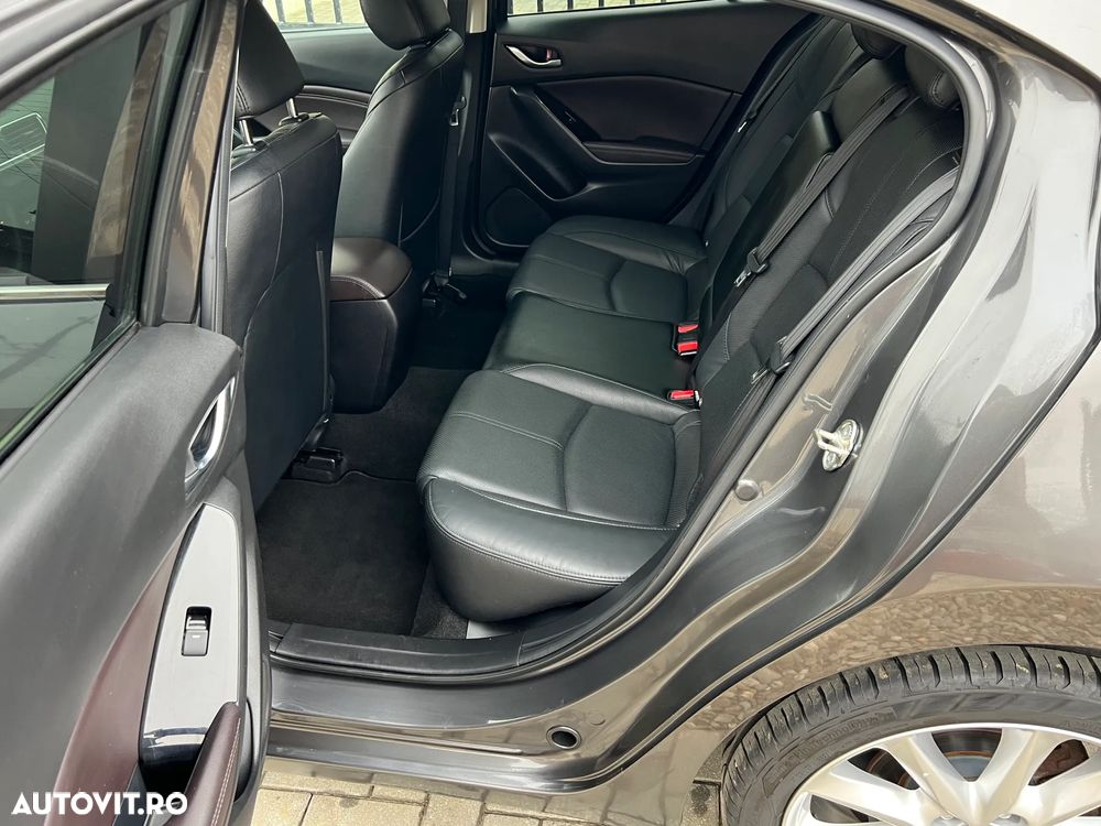 Mazda 3 SKYACTIV-D 105 NAKAMA - 11