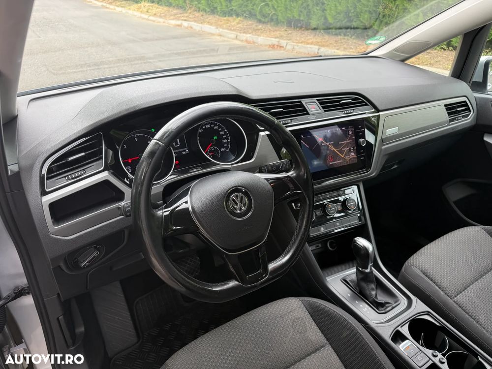 Volkswagen Touran - 9