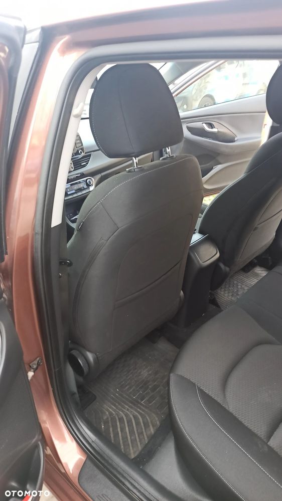 Hyundai i30 1.6 D Comfort - 25