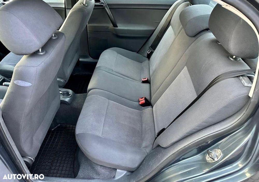 Volkswagen Polo 1.9 SDI Comfortline - 8