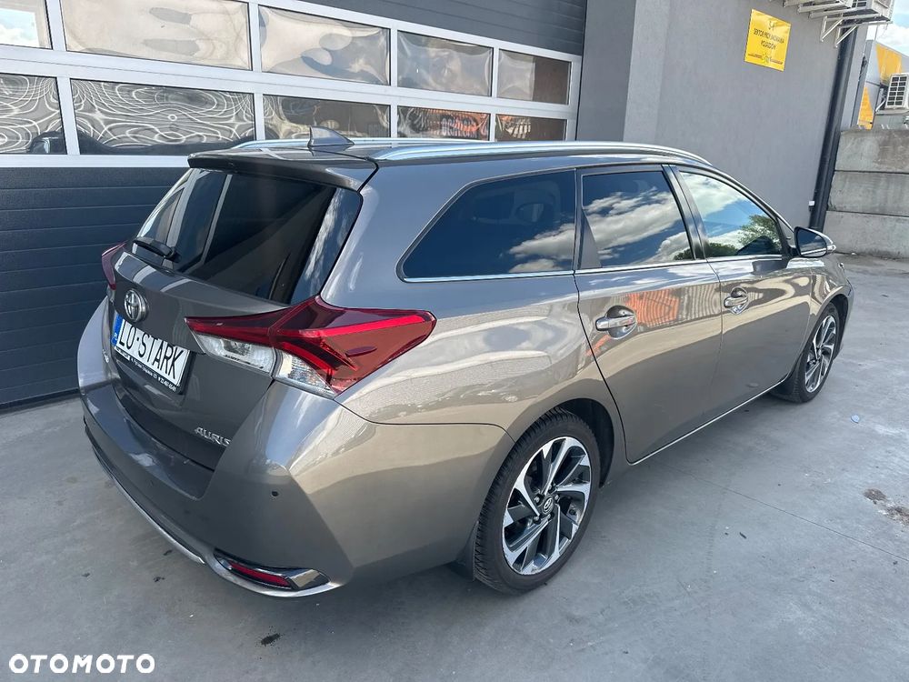 Toyota Auris 1.6 Prestige - 3
