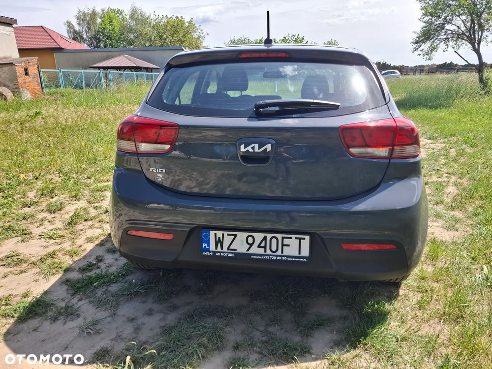 Kia Rio 1.2 L - 8