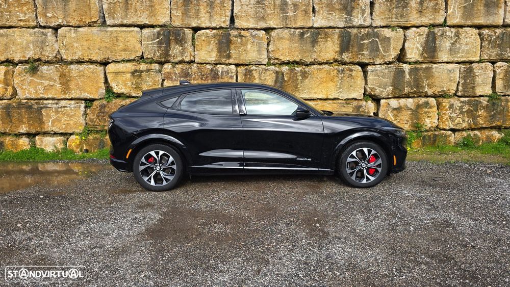 Ford Mustang Mach-E AWD - 4
