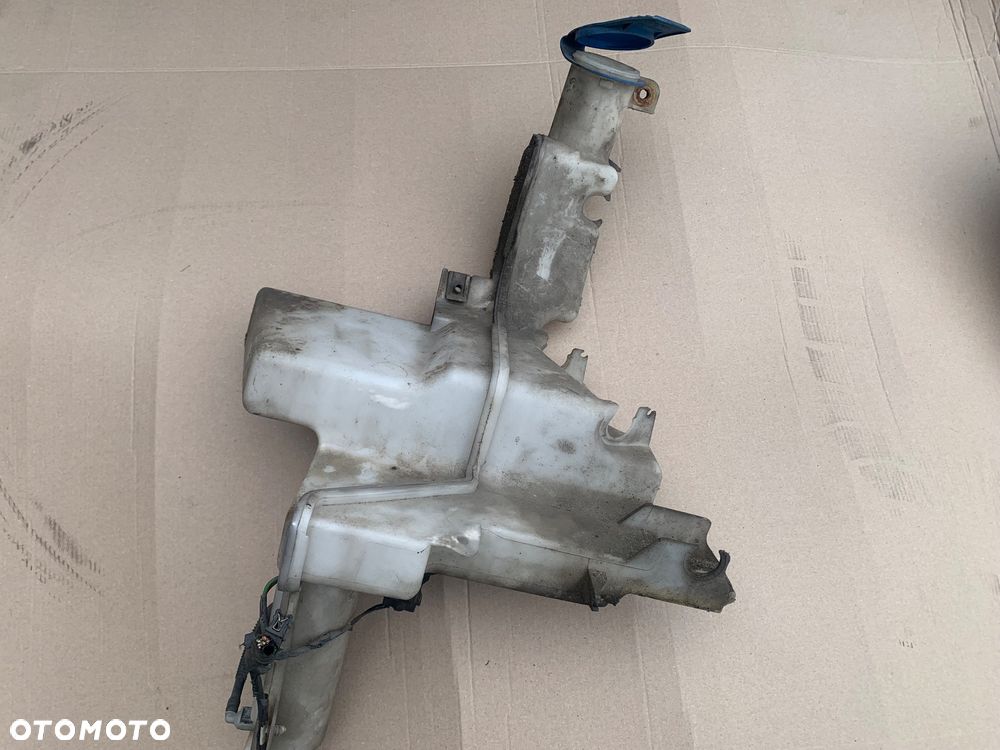 Zbiorniczek płynu spryskiwaczy pompka volkswagen passat b6 - 1