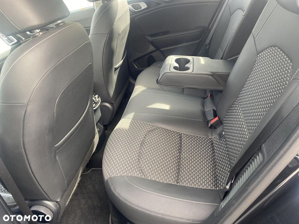 Kia Ceed - 21