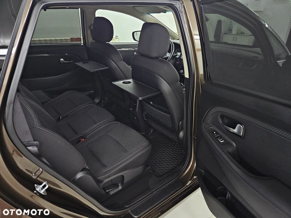 Kia Carens 1.6 GDI Business Line EU6 - 22