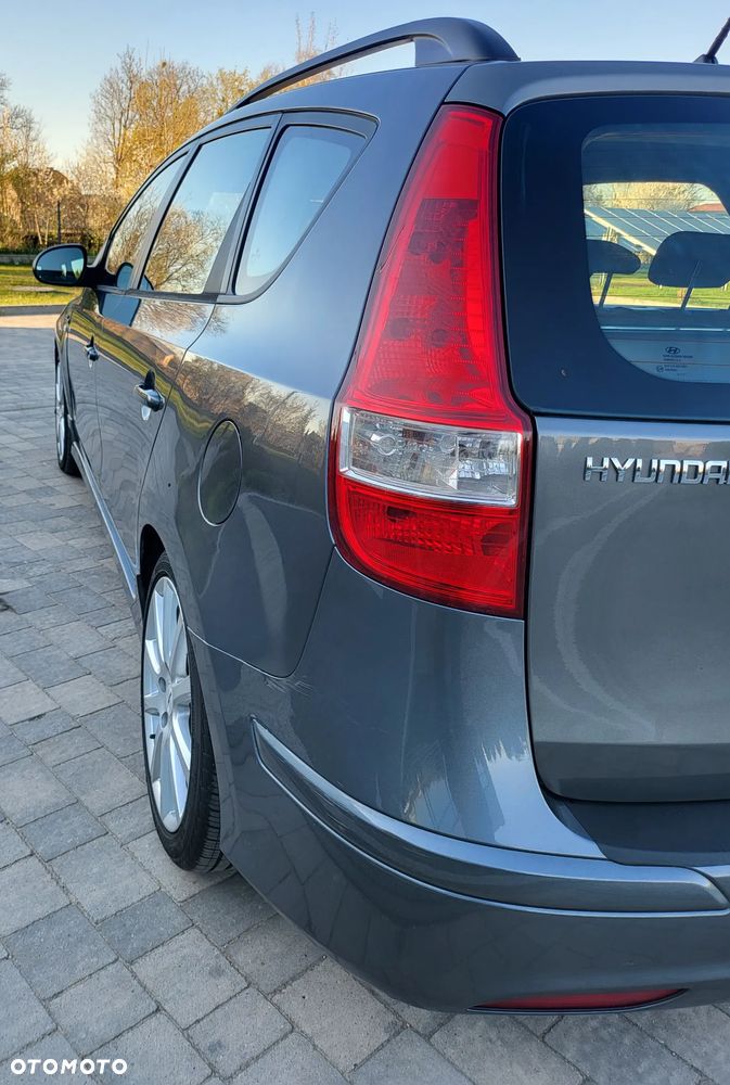 Hyundai i30 1.6 CRDi Base + - 7
