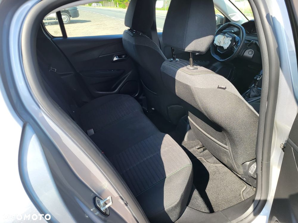 Peugeot 208 Benzin 100 Allure - 17
