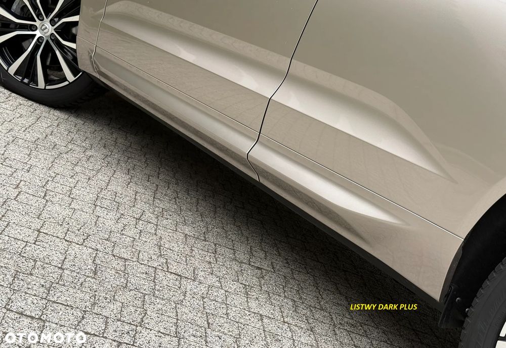 Volvo XC 60 B4 D AWD Plus Dark - 34