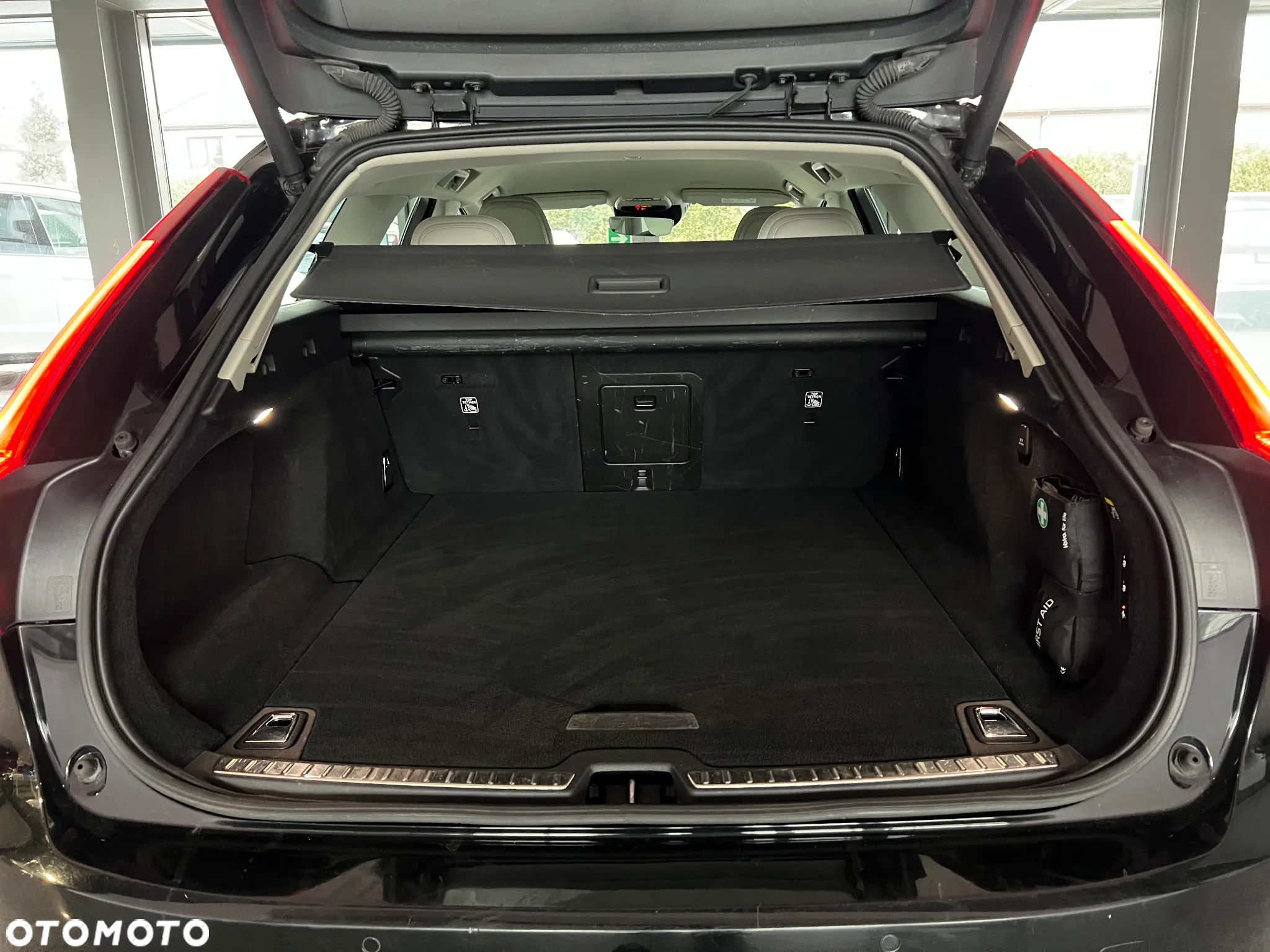 Volvo V90 T4 Momentum Pro - 13