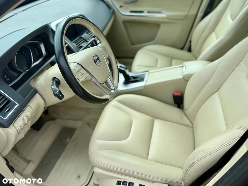 Volvo XC 60 T5 Drive-E Momentum - 14