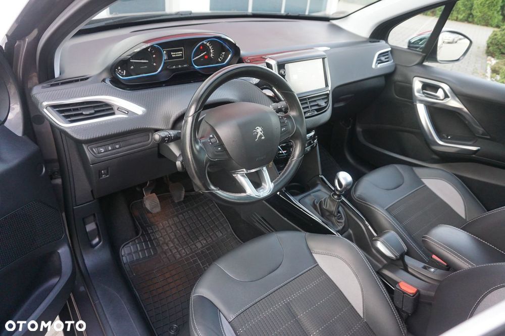 Peugeot 2008 1.6 BlueHDi Allure S&S - 6