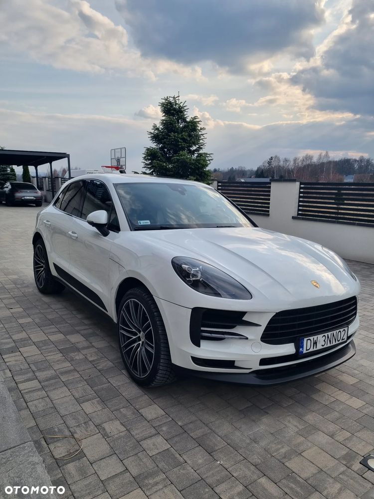 Porsche Macan - 1