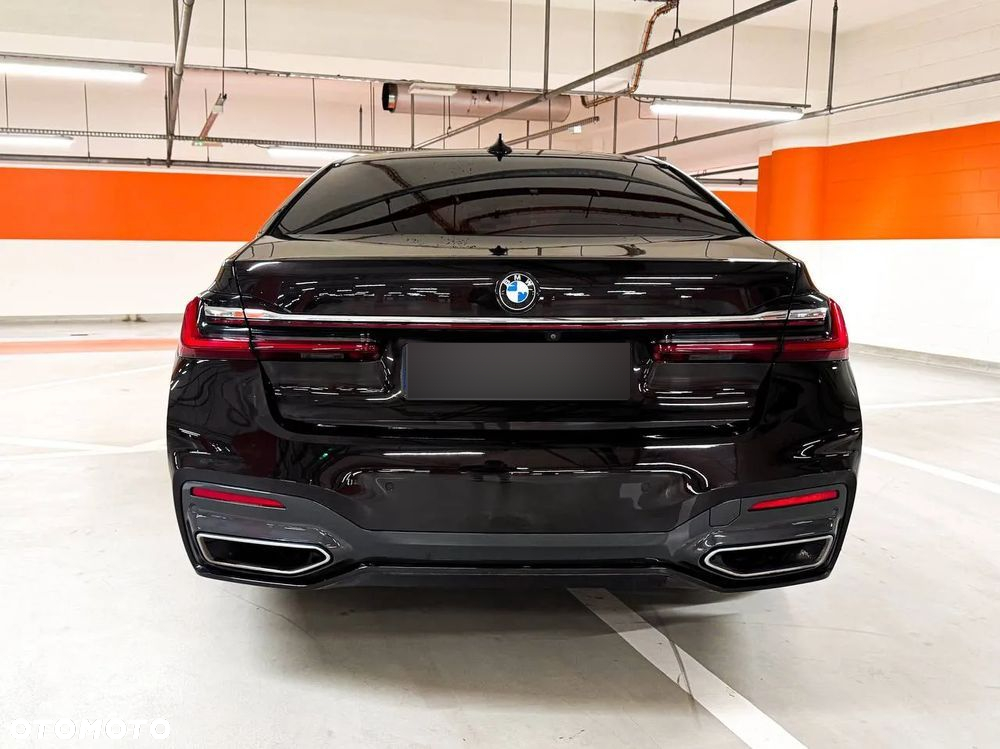 BMW Seria 7 750i xDrive - 6