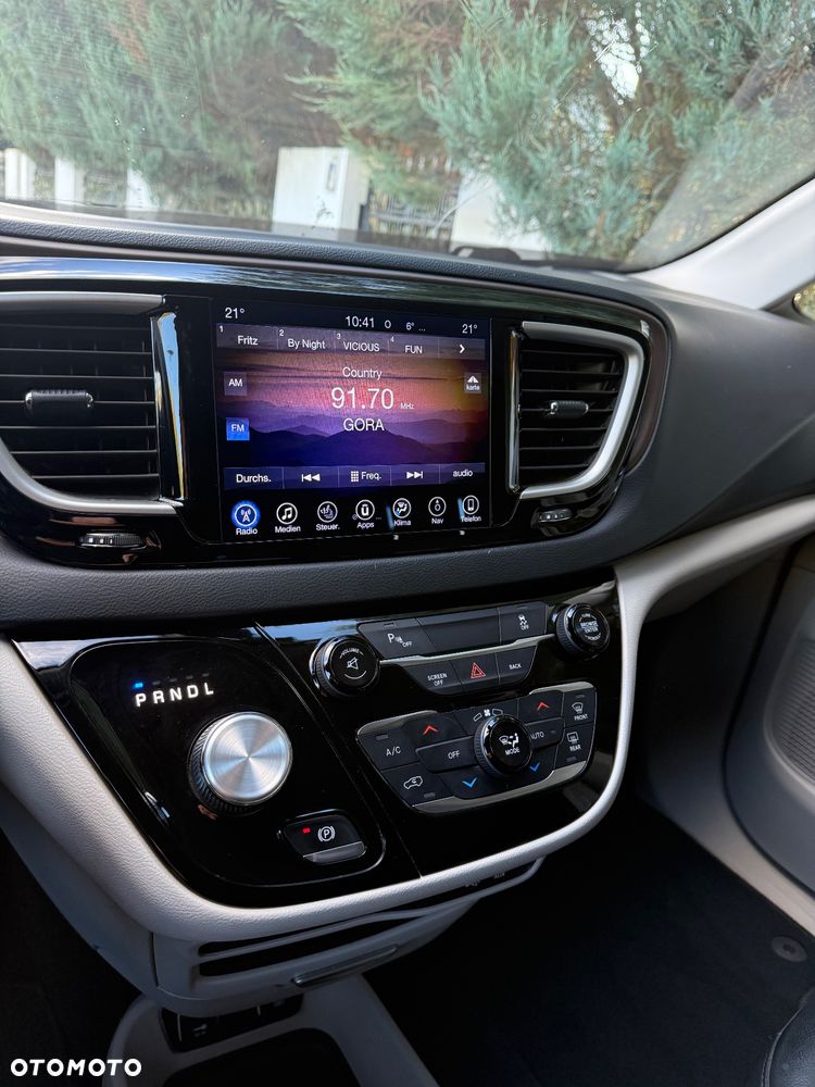 Chrysler Pacifica - 19