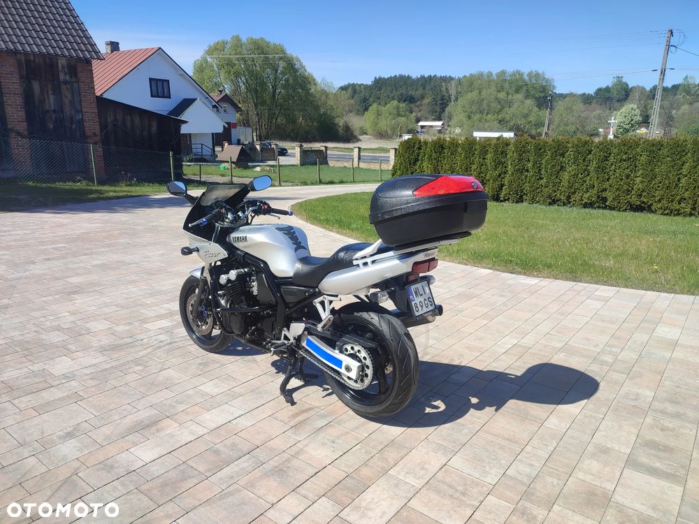 Yamaha FZS - 2