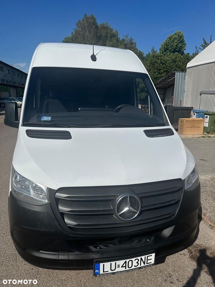 Mercedes-Benz Sprinter - 2