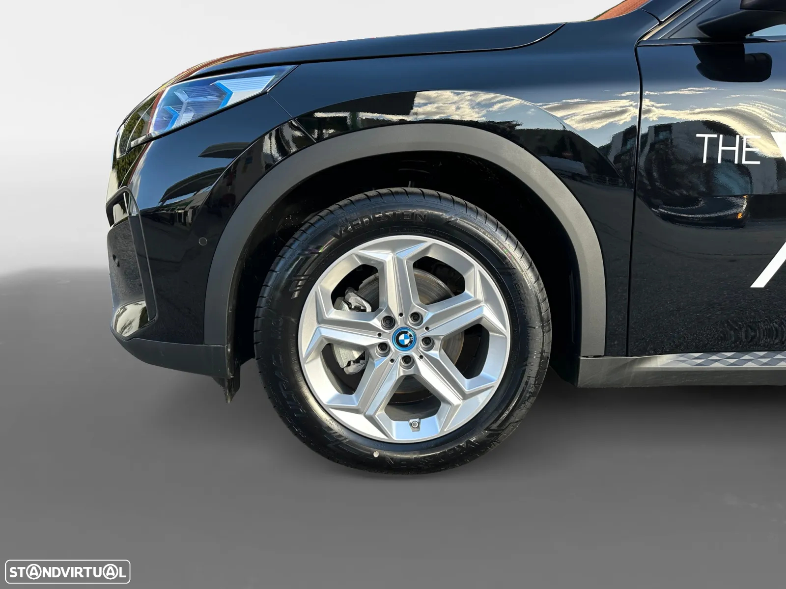 BMW iX2 eDrive20 - 16