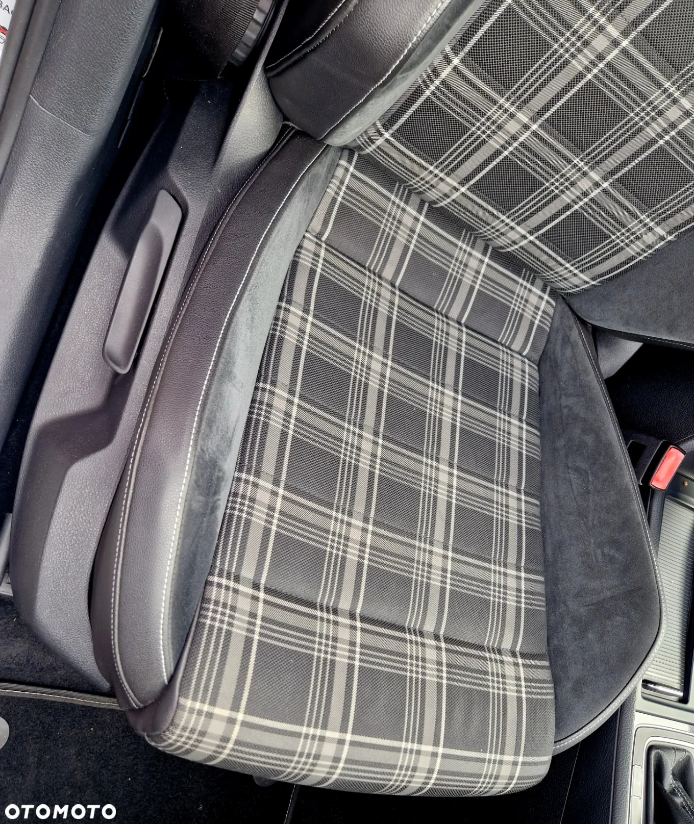 Volkswagen Golf VII 2.0 TDI BMT GTD DSG - 34