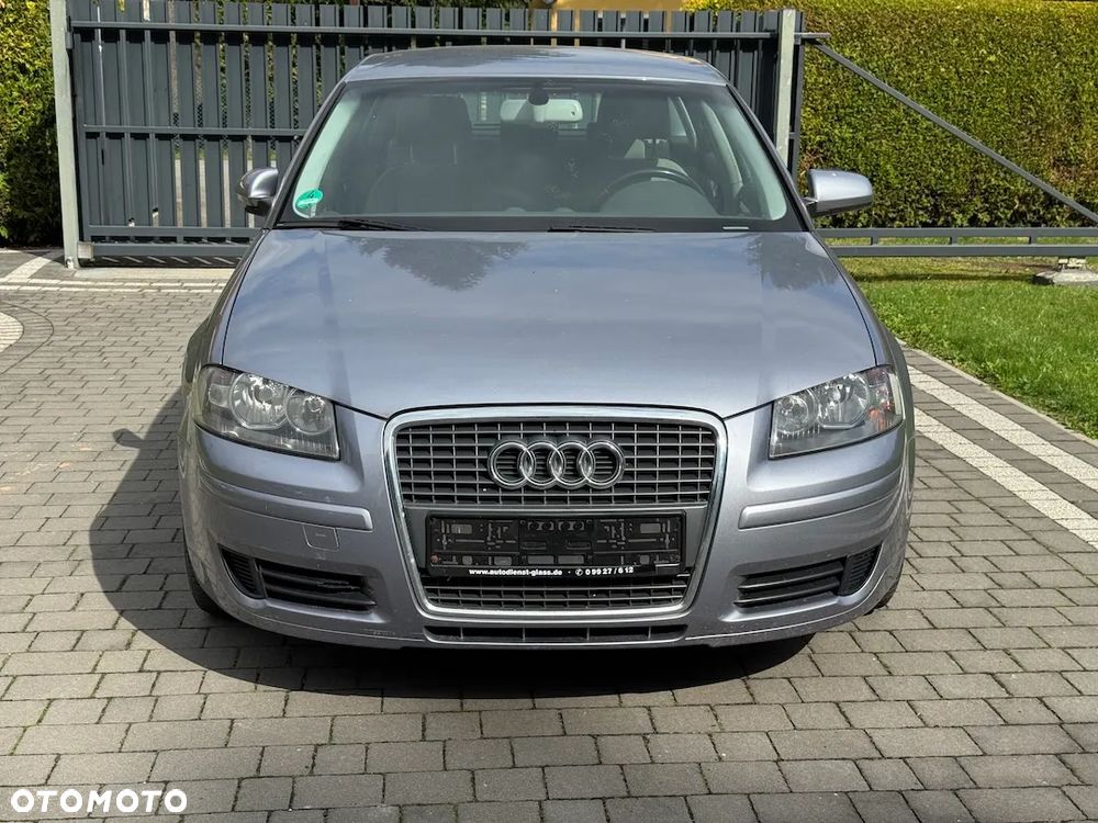 Audi A3 Sportback 1.6 FSI Ambiente - 2