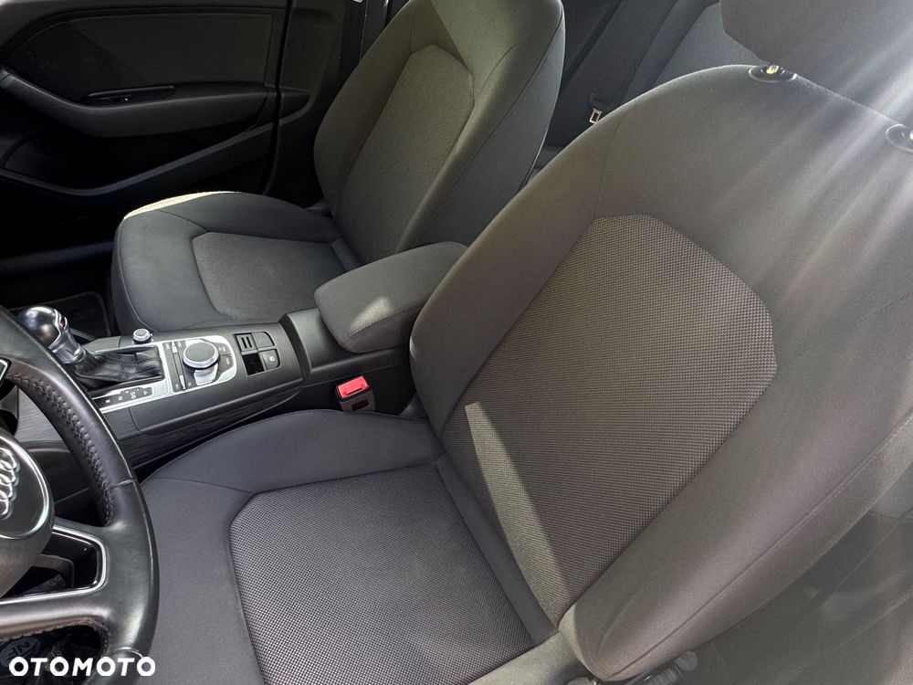Audi A3 Sportback 30 TFSI S tronic design - 21