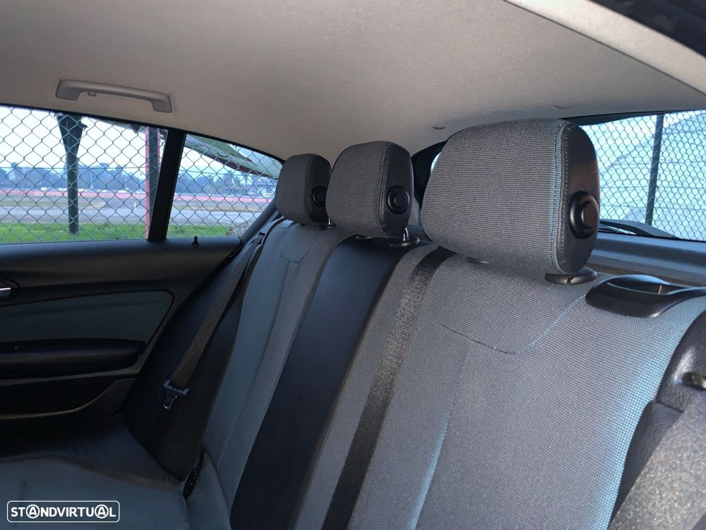 BMW 118 d Pack M - 18