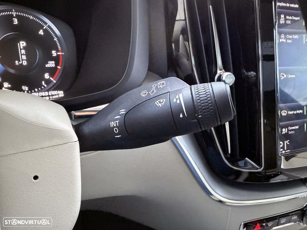 Volvo XC 60 2.0 D4 Momentum Plus Geartronic - 39