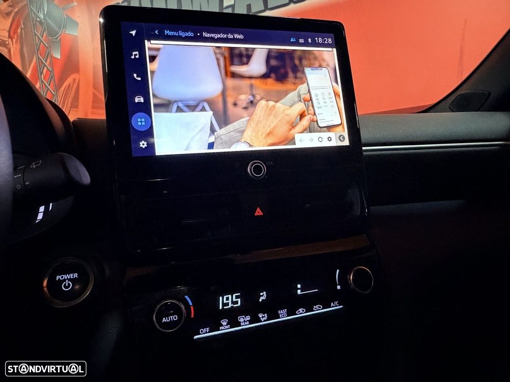 Toyota Yaris Cross 1.5 HDF Premier Edition - 15