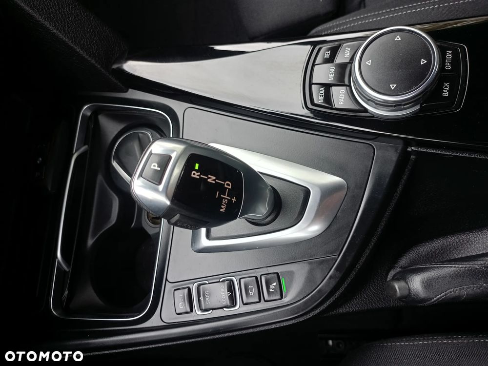 BMW Seria 3 318i Advantage - 19