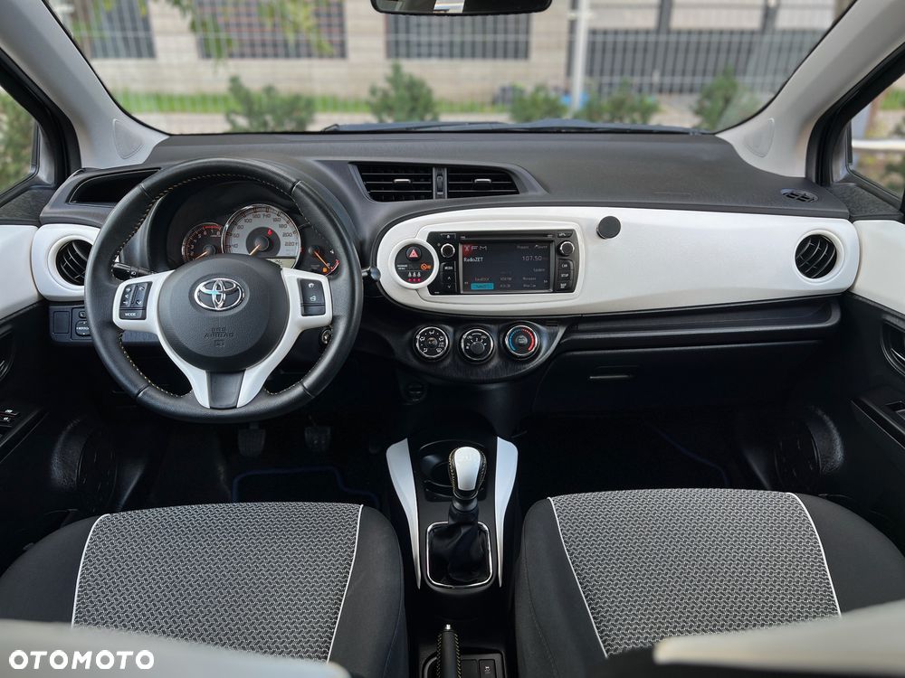 Toyota Yaris 1.33 Business Edition - 23