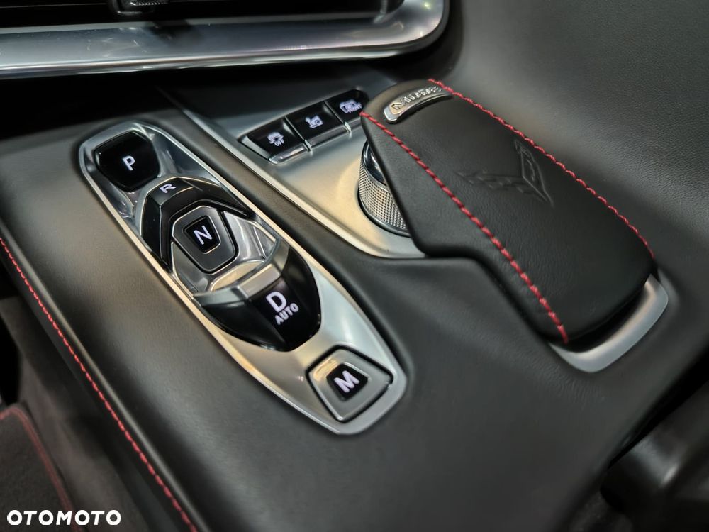 Chevrolet Corvette - 20