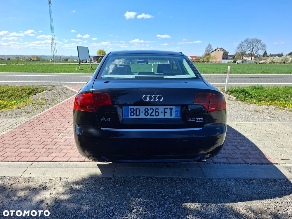 Audi A4 Limousine - 13