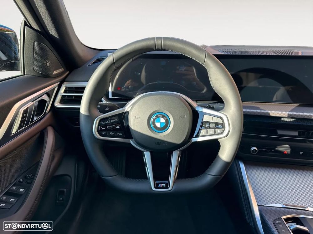BMW i4 eDrive40 Desportiva M - 13