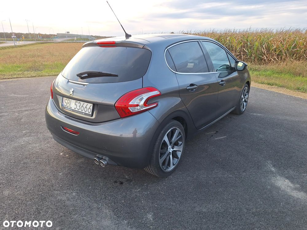 Peugeot 208 2012 photo 4