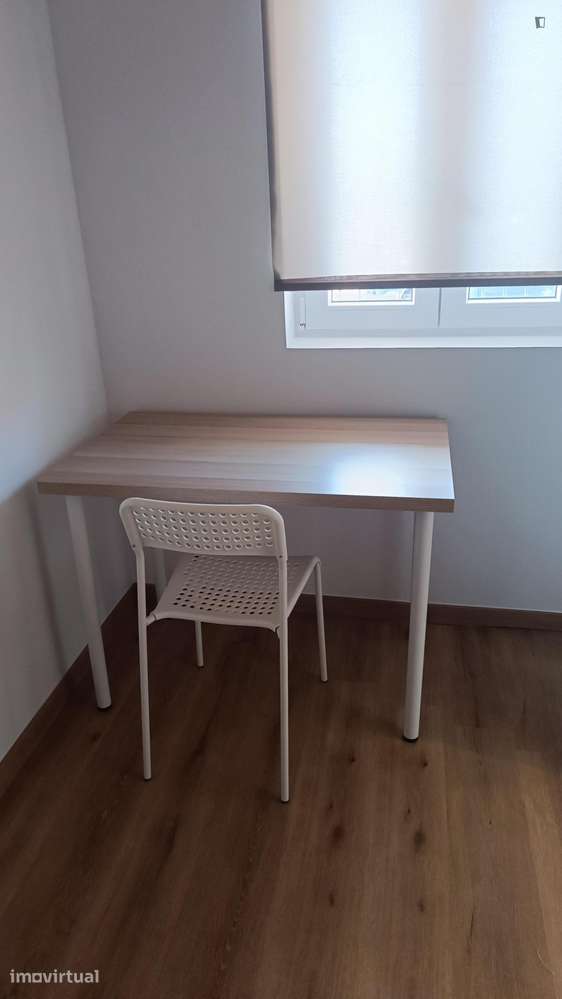 Quarto - localizado em Aveiro - Grande imagem: 3/9