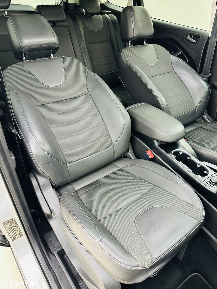 Ford Kuga - 25