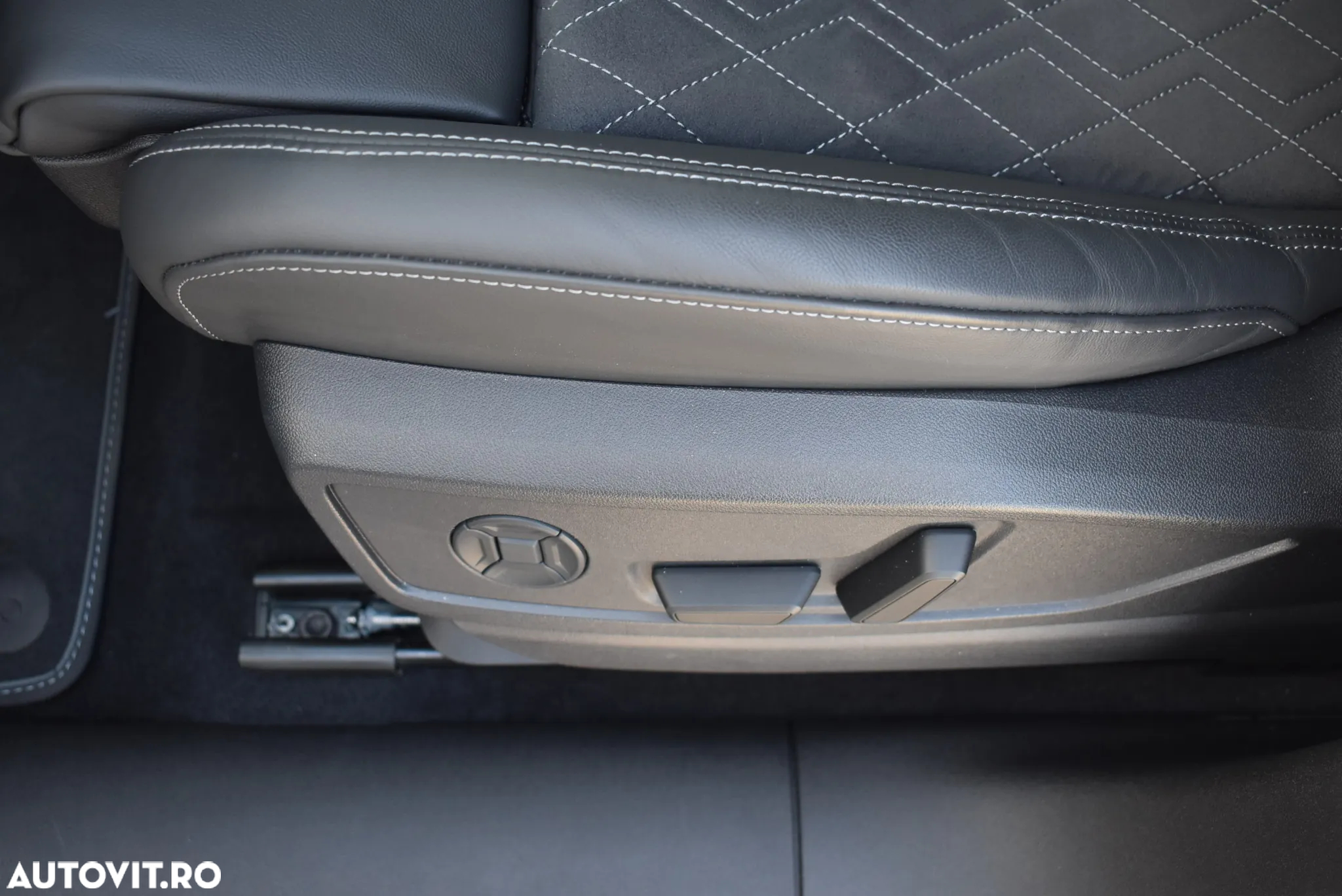 Audi Q5 40 TFSI quattro S tronic MHEV - 12