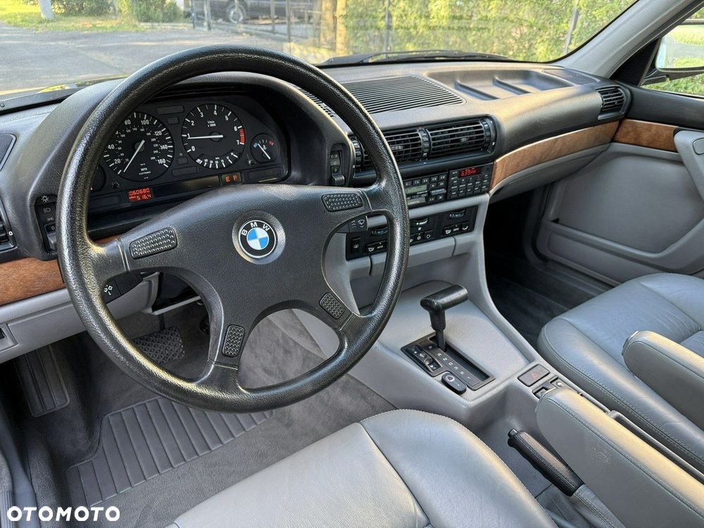 BMW Seria 7 - 28