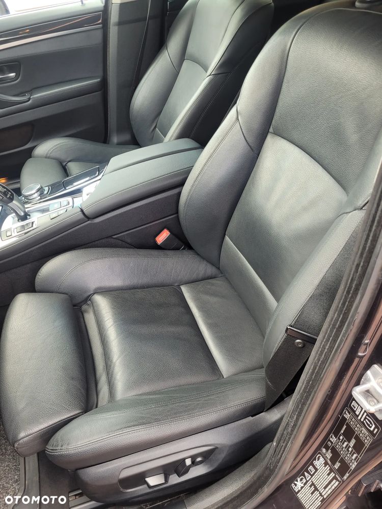 BMW Seria 5 520d xDrive - 7