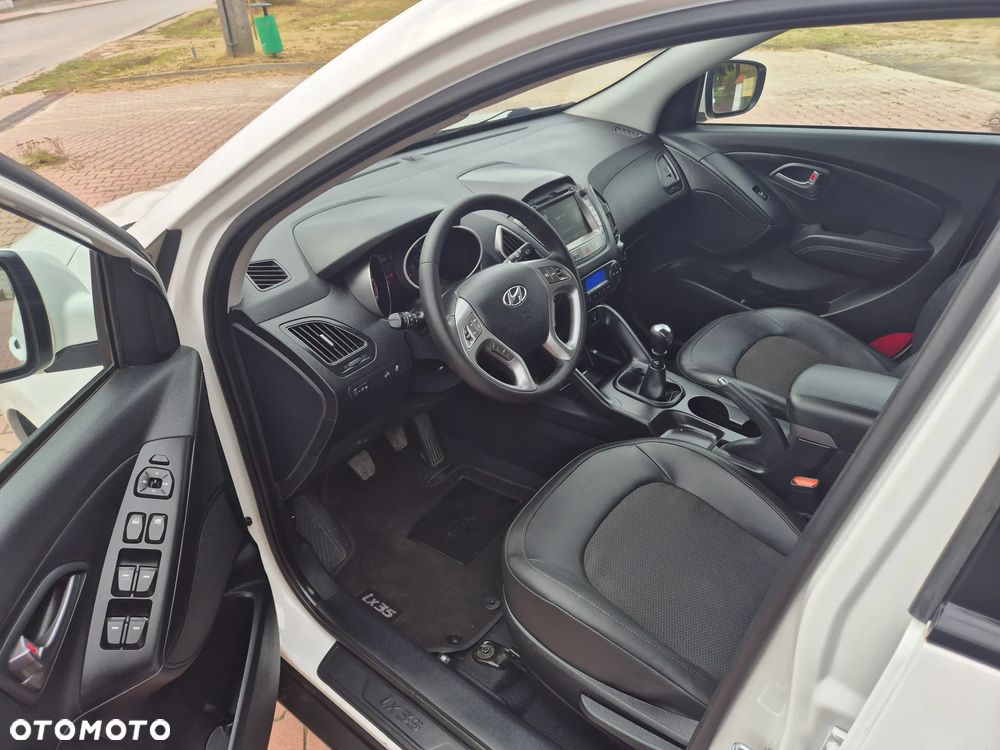 Hyundai ix35 1.7 CRDi 2WD blue Finale Gold - 5