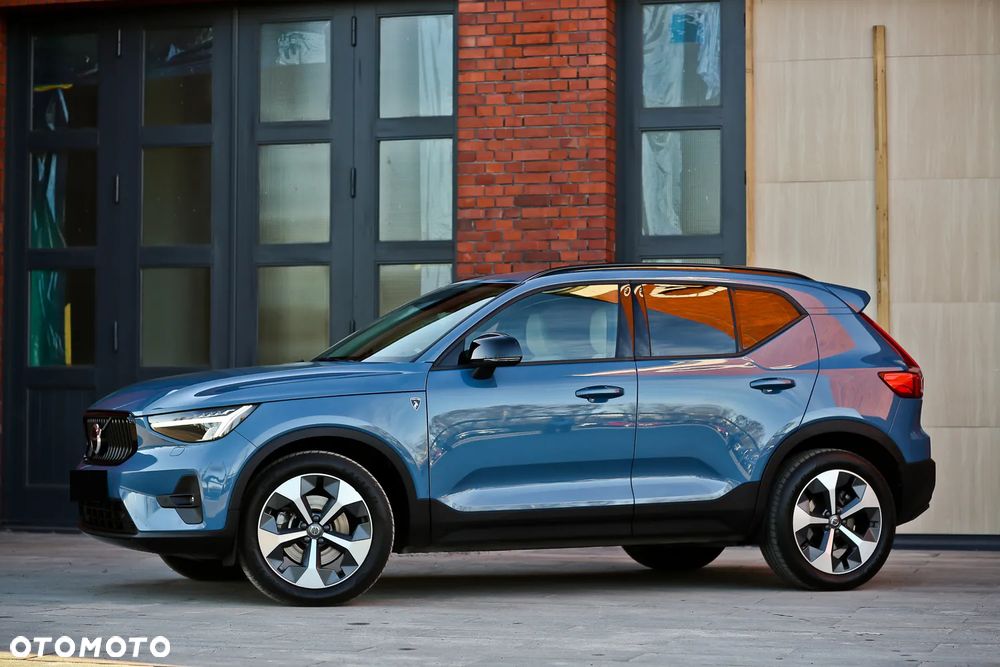 Volvo XC 40 B4 B AWD DKG Ultimate Bright - 9