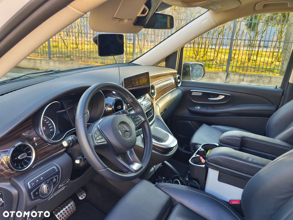 Mercedes-Benz Klasa V - 11