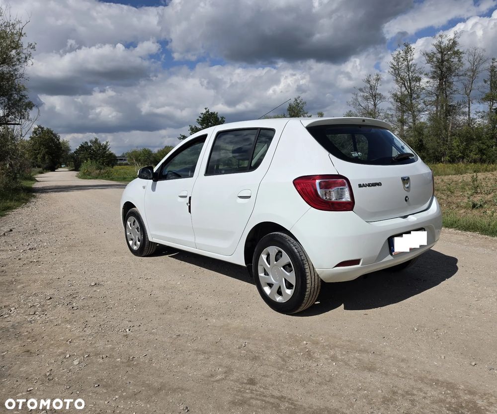 Dacia Sandero 1.2 16V Laureate EU6 - 4