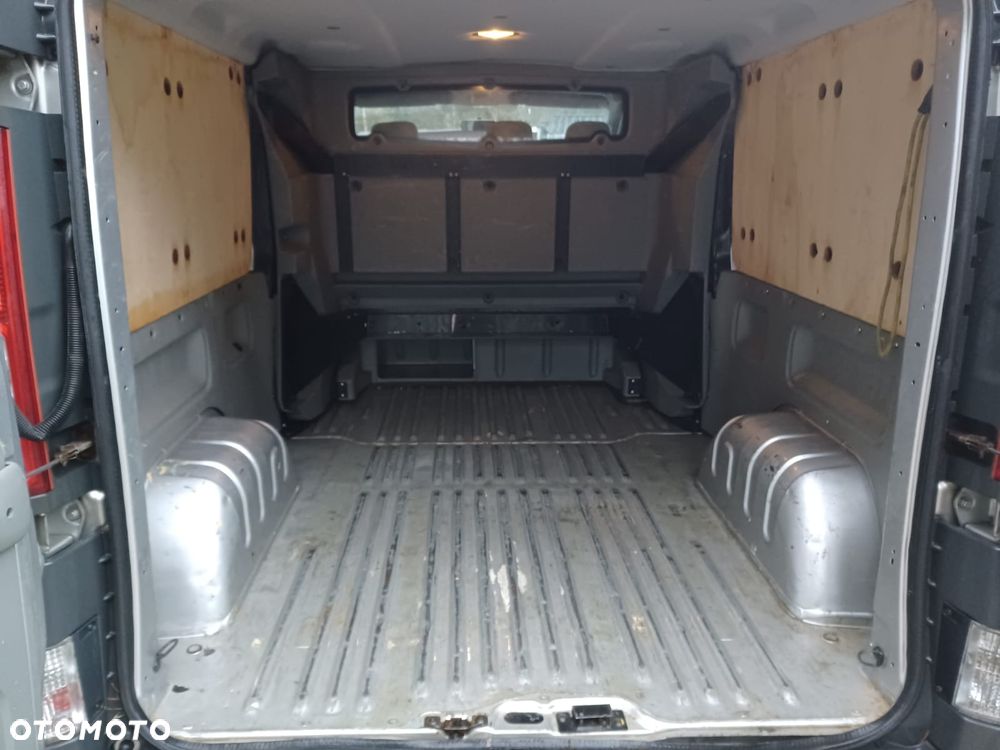 Renault Trafic FAP Combi L1H1 teilverglast - 9