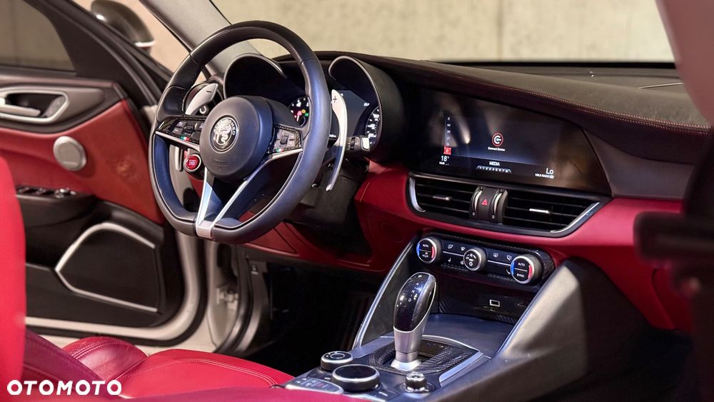 Alfa Romeo Giulia 2.0 Turbo TI Q4 - 19