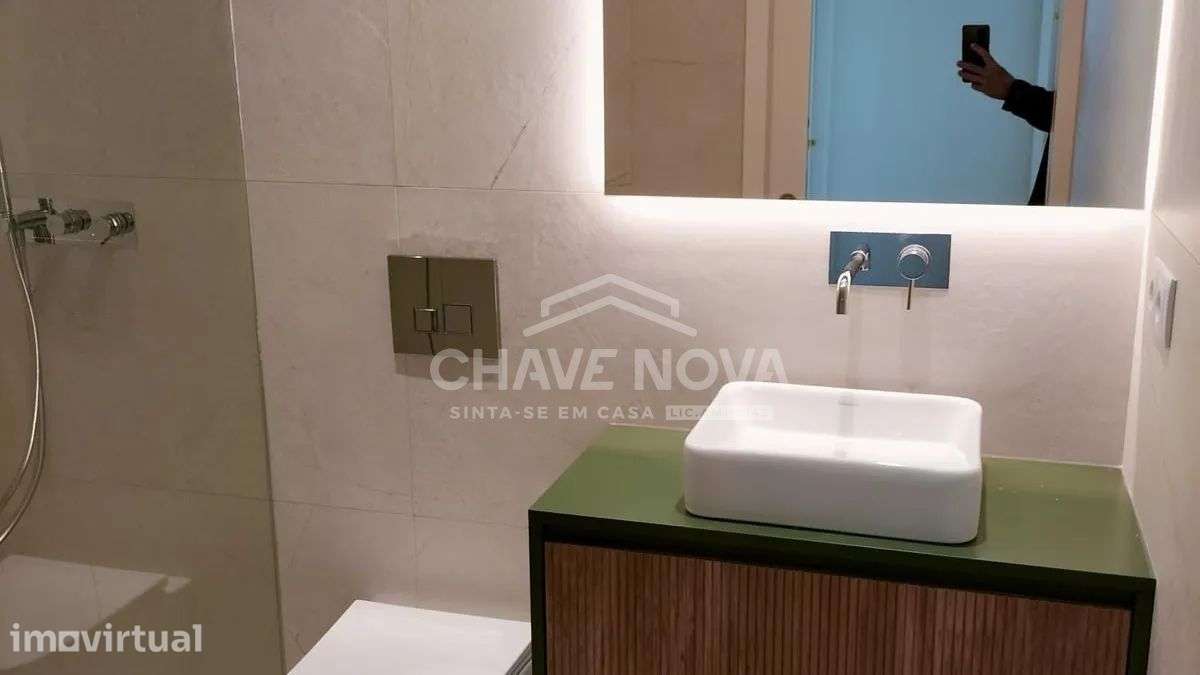 T2 Novo com varanda, lugar de garagem e Gym Brevemente a escritura CO - Grande imagem: 4/8