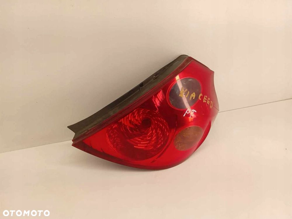 LAMPA PRAWA TYLNA TYŁ KIA CEED I 06-09 HB - 2
