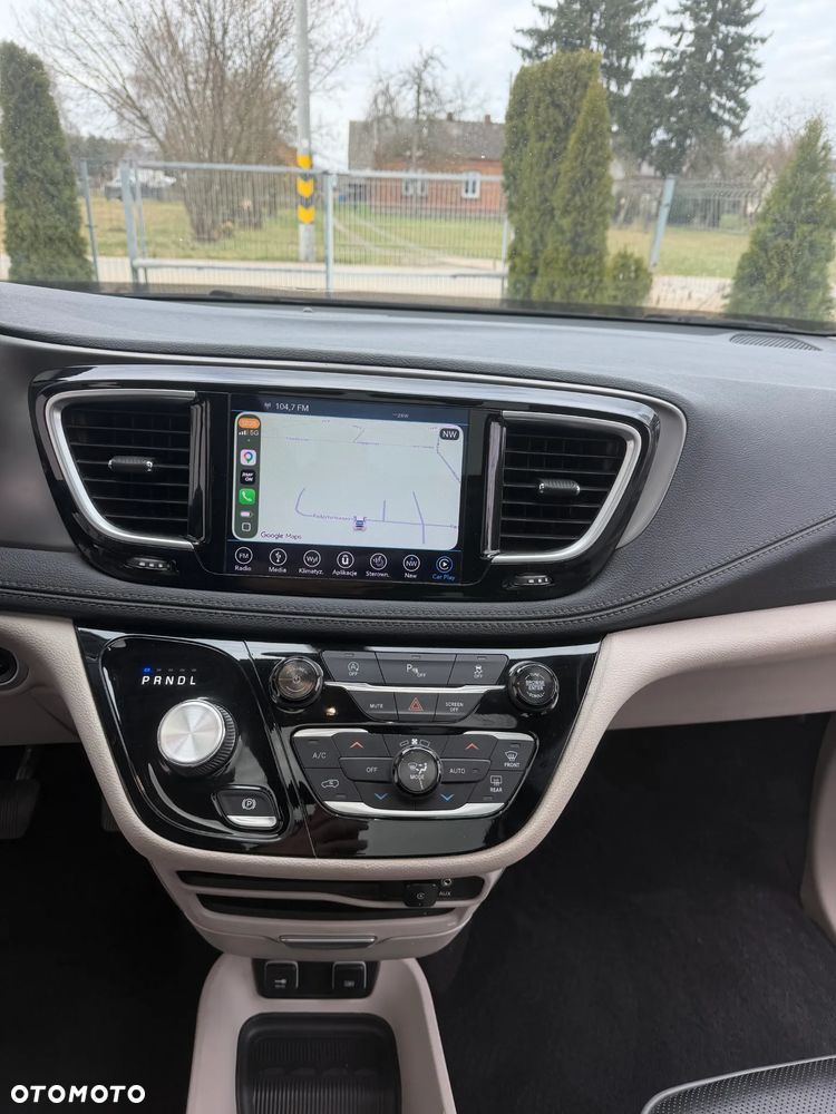 Chrysler Pacifica - 34