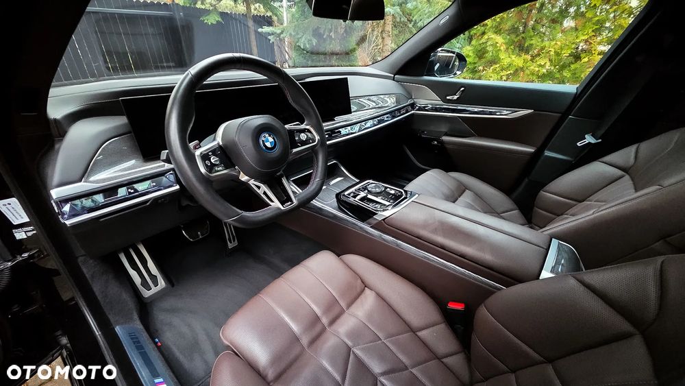 BMW i7 - 30