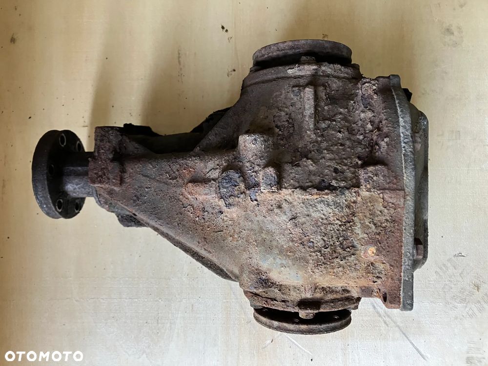 DYFER BMW E32 V8 M60 730i DYFERENCJAŁ 3,23 - 5